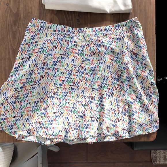 SzL Vince camuto flirty spring skirt